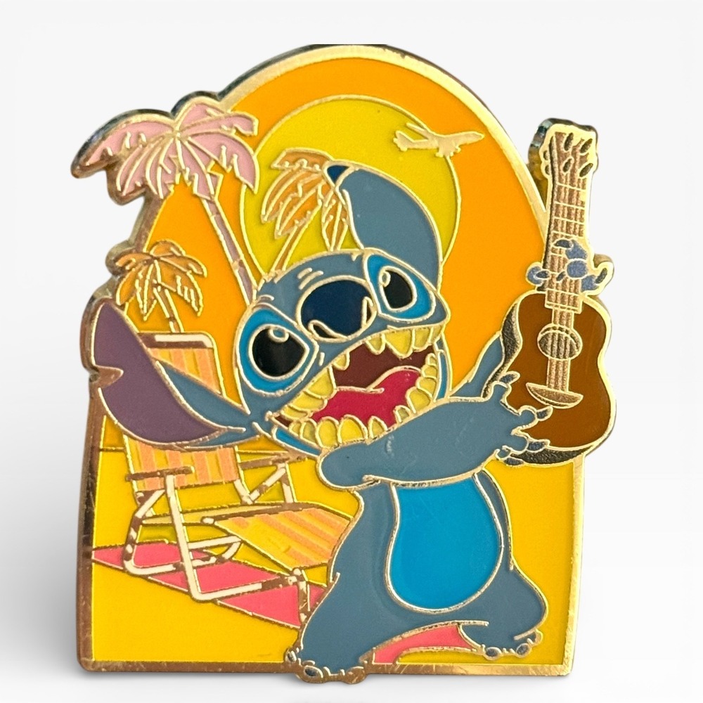 Disney Stitch Ukulele Enamel Pin Tropical Beach‎ Stitch Gold Tone Disney